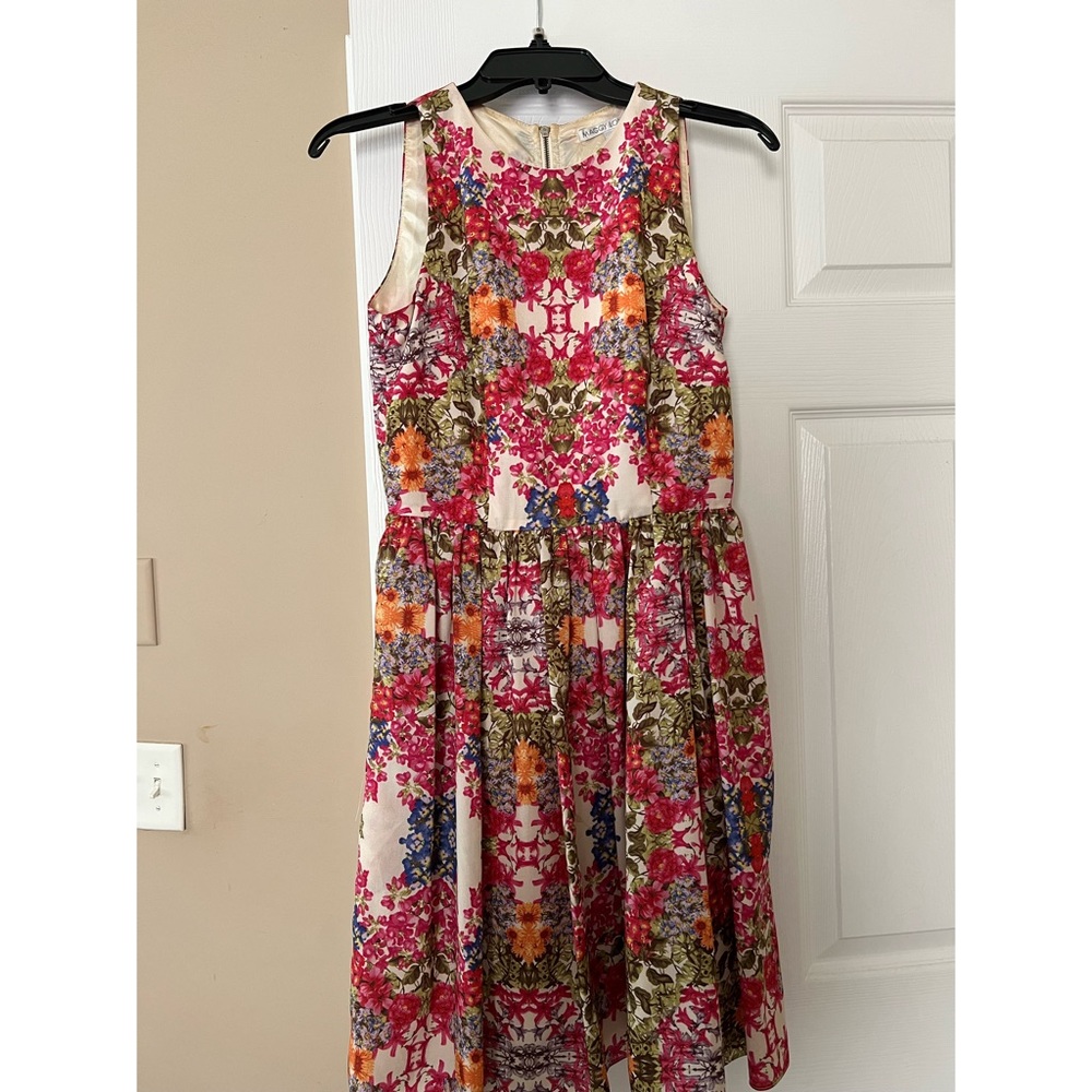 MAGGIE LONDON FLORAL DRESS